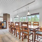 Stunning In With Kitchen 펜션