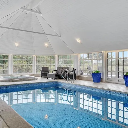 Holiday home Stunning In Romo With Kitchen